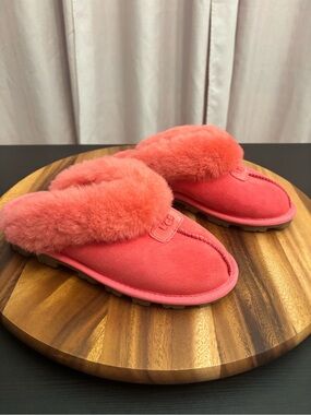 UGG Coquette Coral Slip On Slippers Size 6 Cozy Loungewear
